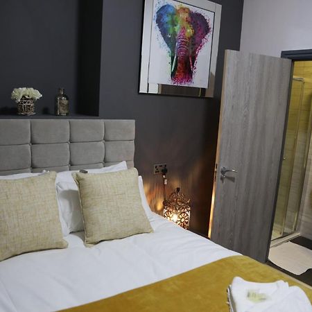 Park City Suites Hotel Манчестер Экстерьер фото