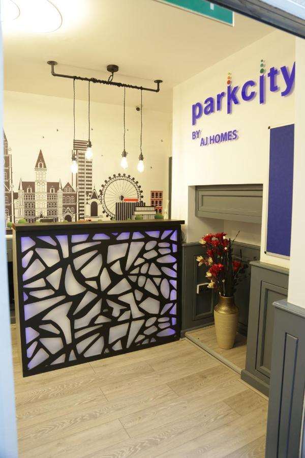 Park City Suites Hotel Манчестер Экстерьер фото